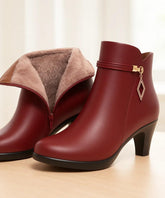 Comprar bota feminina cano curto com salto baixo e forro térmico antiderrapante para inverno e uso diário em promoção AREZZO